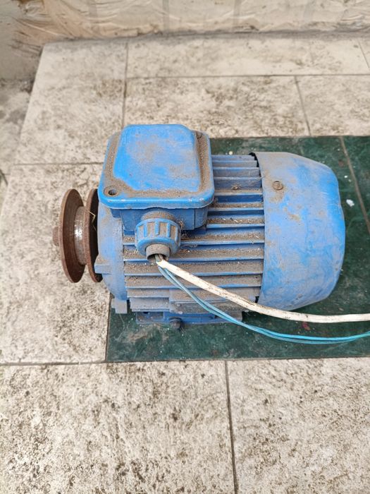 Продам електродвигатель!