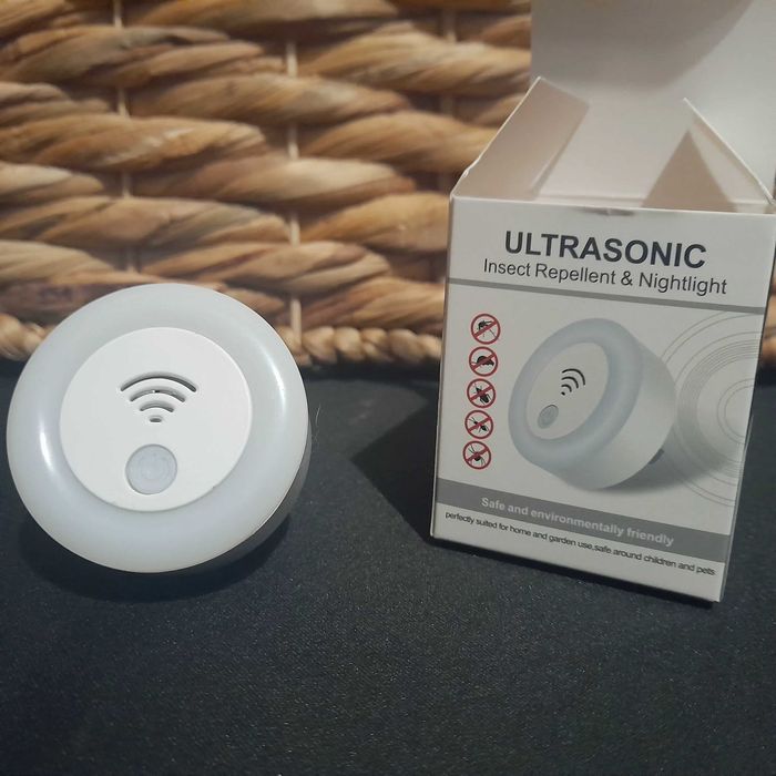 Guardião Nocturno: Repelente Ultrassónico com Luz Nocturna