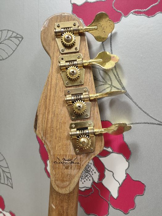 4х-струнна бас-гітара Fender Precision Bass