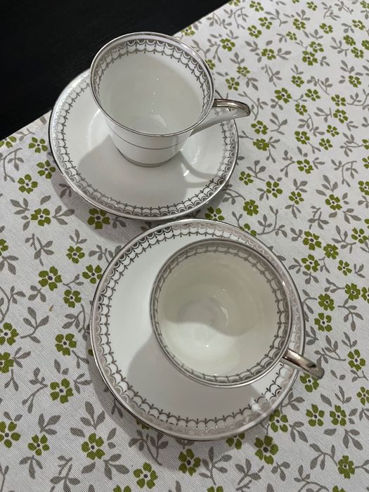 2 conjuntos Limoges xícara e pires + 2 pires