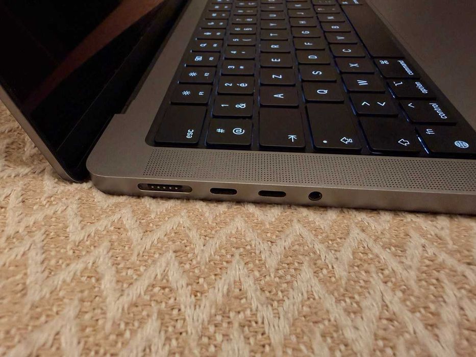 MacBook Pro 14”, M2 Pro, 16GB RAM, 512GB SSD, Space Gray