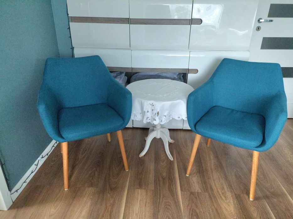4  turkusowe fotele krzesła
