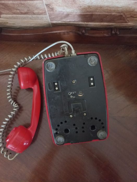 Telefone de disco vermelho vintage