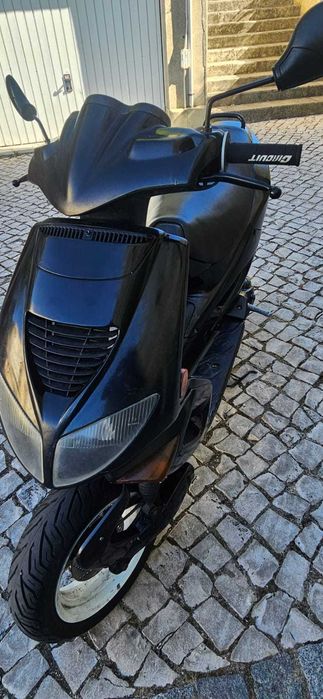 Peugeot Speedfigther 50cc revisionada em bom estado pronta a andar ideal para cidadinos com consumos baixos