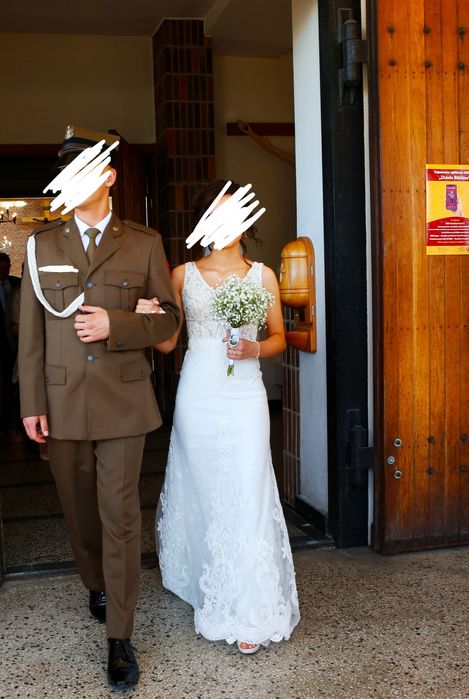 Suknia ślubna z trenem  rozmiar 34