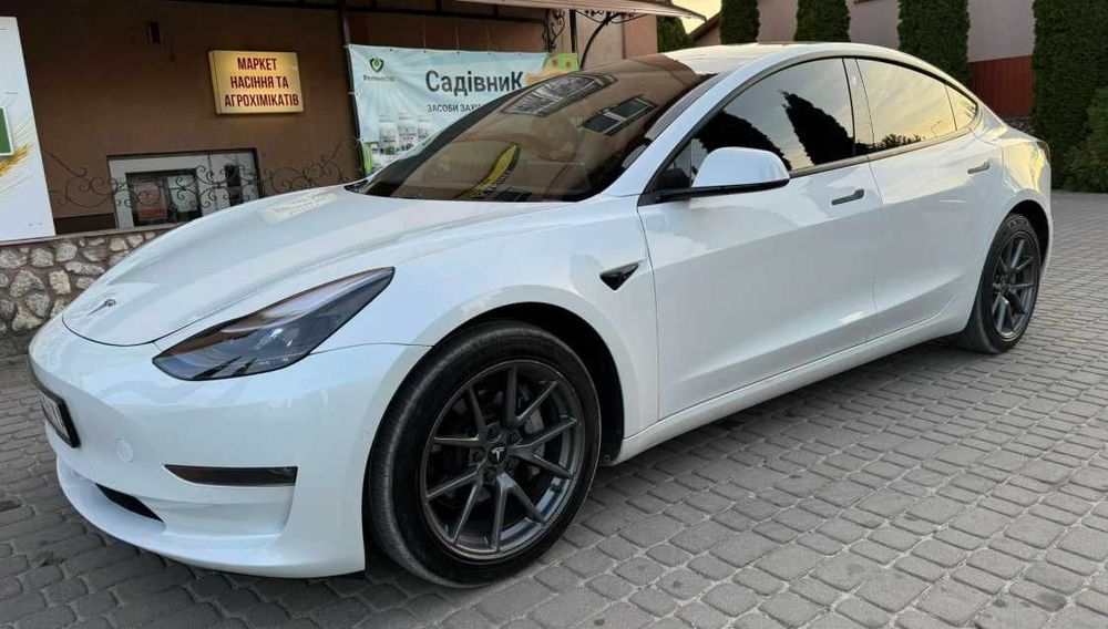 Tesla Model 3 Long Range AWD 2021