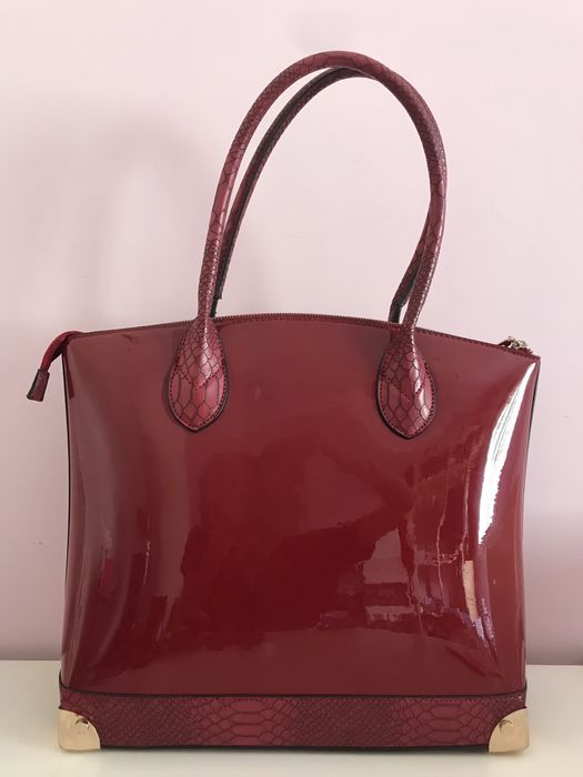 Mala de Senhora Vermelha