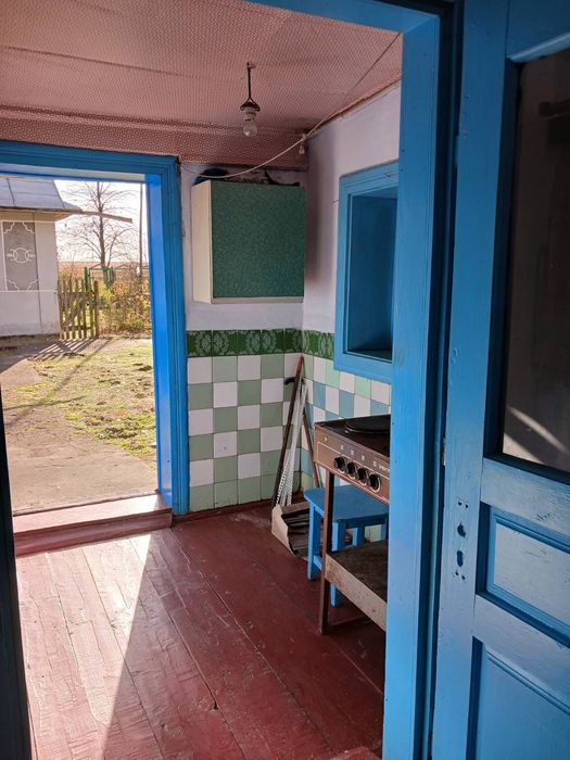 Продається ділянка з будинком