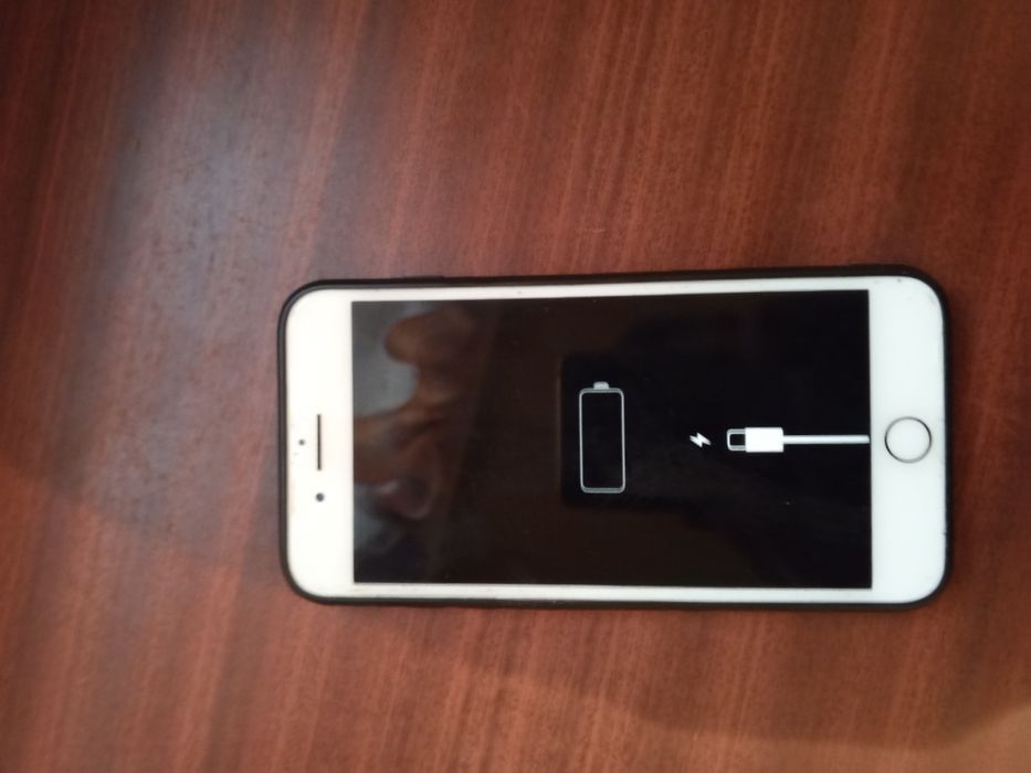 Продам айфон 7+ на воздановление