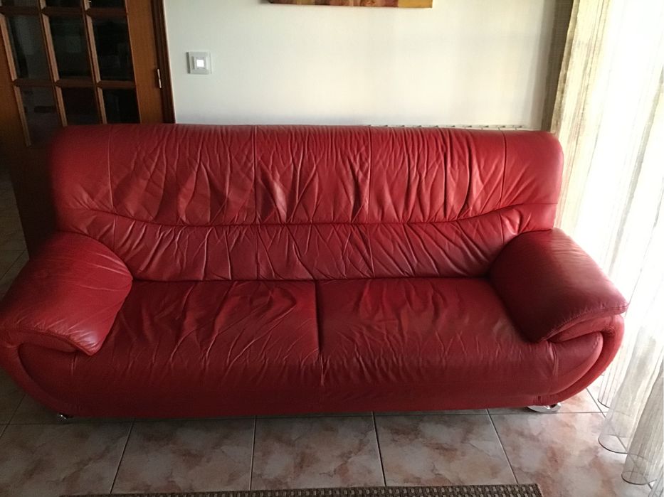 Sofás em Pele Vermelha – 3L + 2L