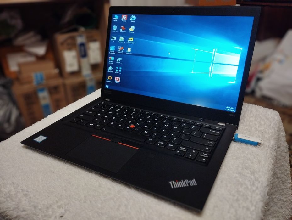 Ноутбук Lenovo T490s i7-8665U/16Gb DDR4/SSD 256Gb/подсветка