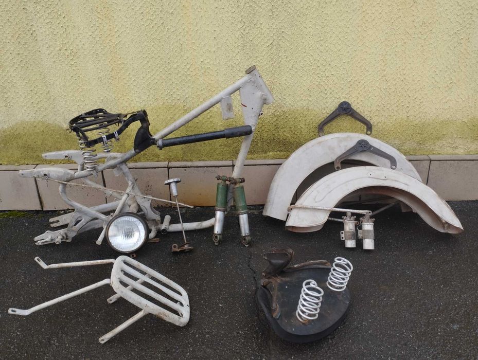 Сідло до мотоцикла   М 1 М.  ( запч.  Ковровец ) (М 104 )