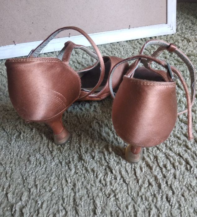 Туфли танцевальные разные