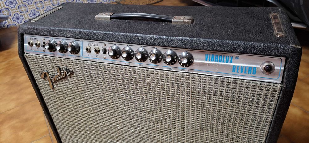 Amplificador Fender Vibrolux Silverface 1975