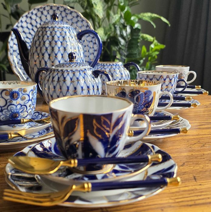 Porcelanowy serwis do kawy z dodatkowymi elementami– Łomonosow.