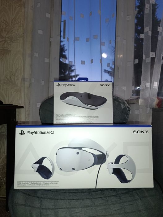 Продам б/у Sony PlayStation VR2 для PS5 + зарядна станція