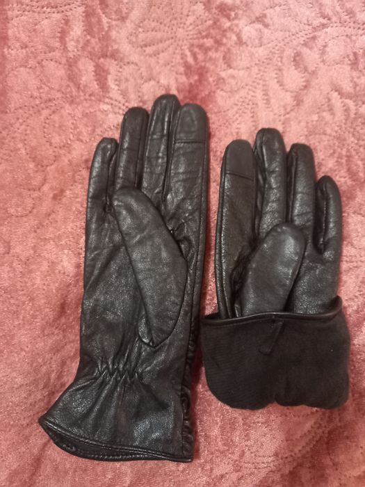 Нові шкіряні жіночі перчатки