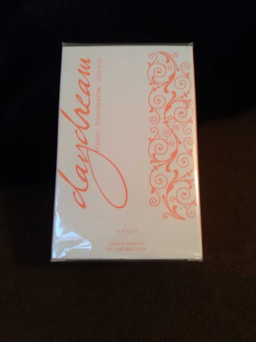 Daydream. Today Tomorrow Always. Eau De Parfum. Avon.