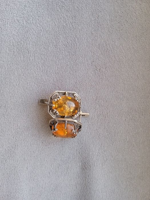 Серебряные серьги с янтарными вставками