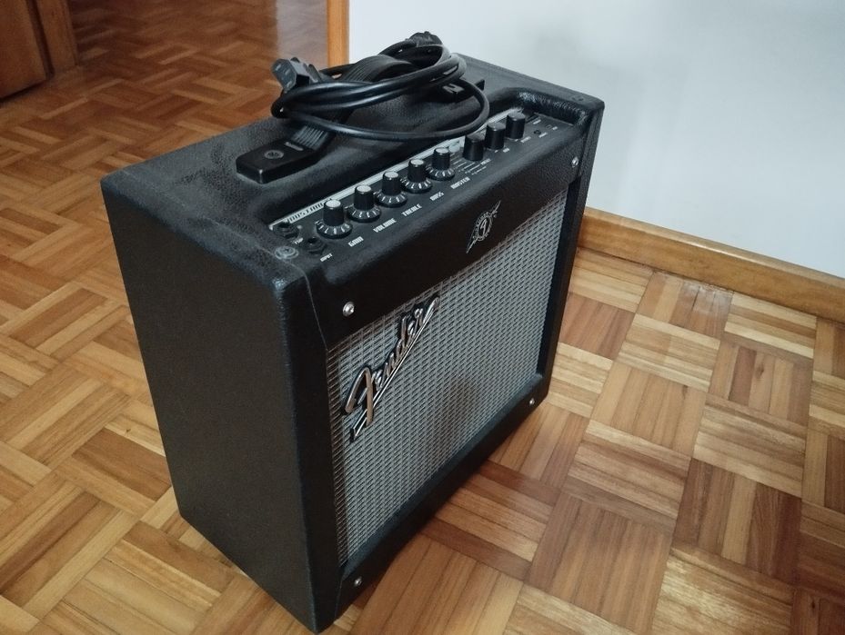 Amplificador de guitarra, Fender Mustang I