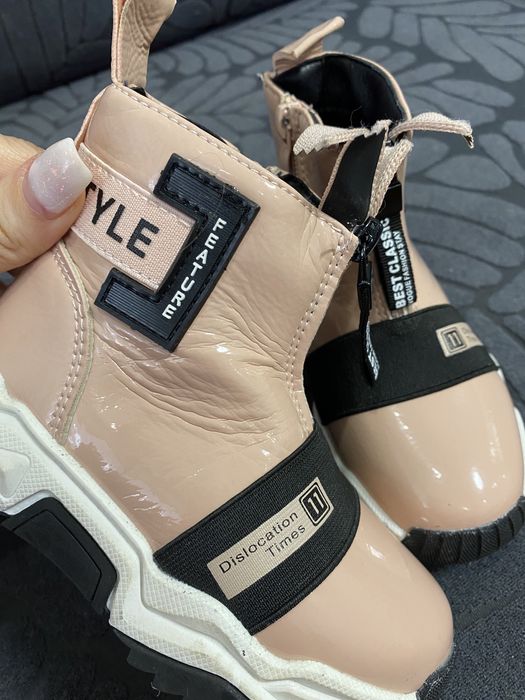 Демісезонні черевики нові