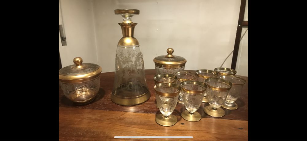 Conjuntos taças com tampa / galheteiro,  antigas, vidro e cristal.