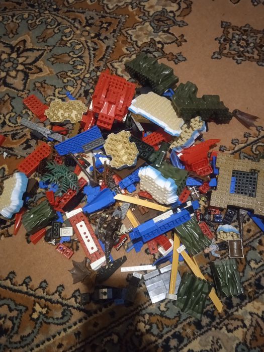 Продам конструктор одним лотом