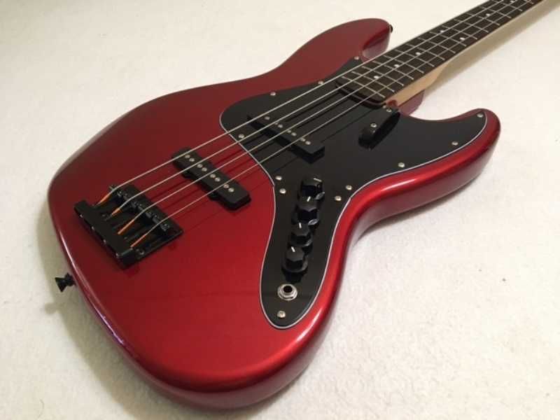 Baixo novo JMS JB Ultra,  com garantia.