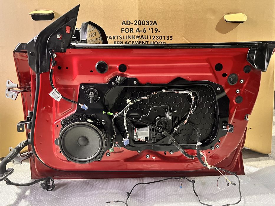 праві двері Tesla Model 3