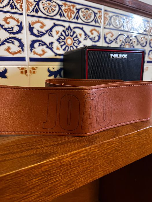 Correias para guitarra couro personalizadas com texto ou imagem