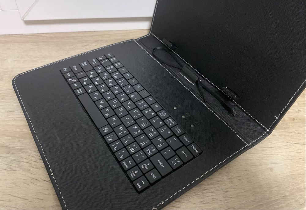 Чехол-клавиатура для планшета 10 дюймов