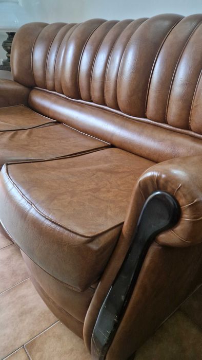 Sofá-cama 3 lugares + 2 cadeirões Excelente Estado