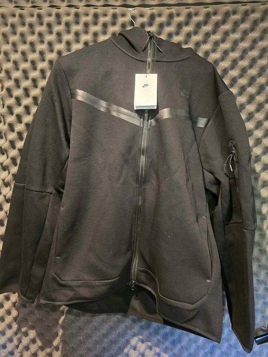 Sprzedam Nike Sportswear Tech Fleece czarna