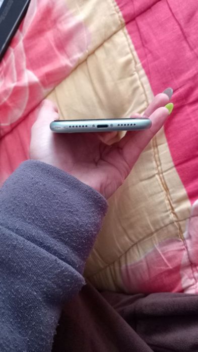 Айфон 11 в чудовому стані 256 гб памяти