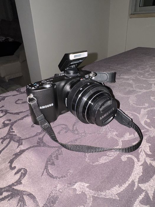 Maquina fotografica Samsung NX1100