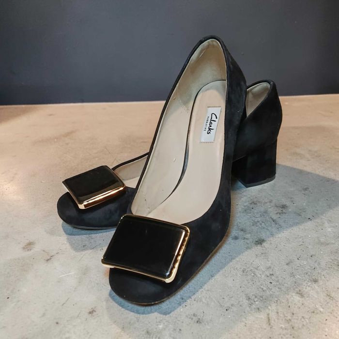 Жіночі шкіряні замшеві туфлі від Clarks