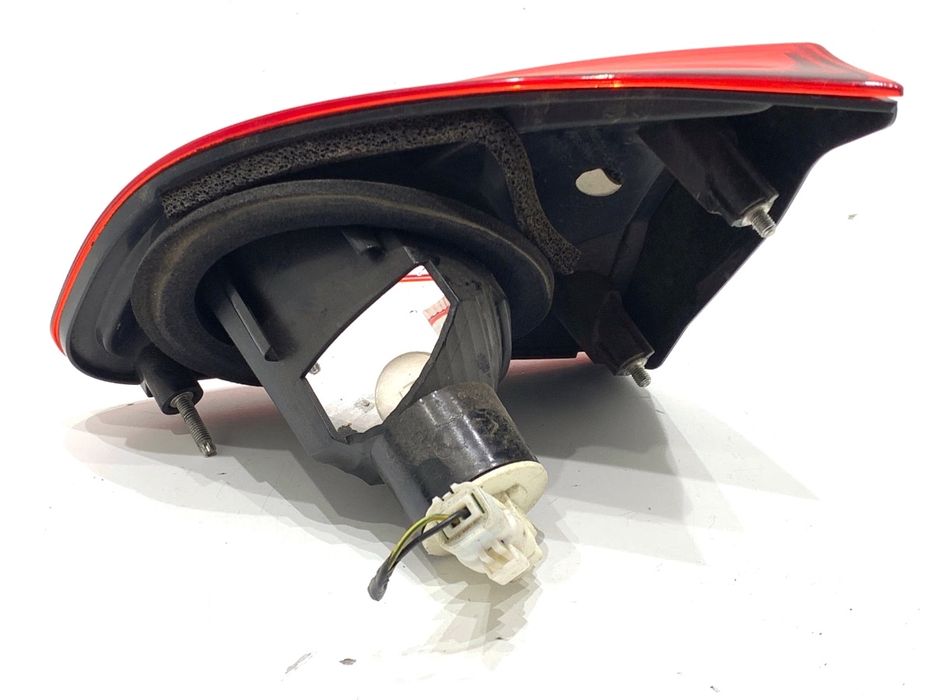 LAMPA TYŁ LEWA WEWNĘTRZNA NISSAN QASHQAI J10 89503189 Crossover
