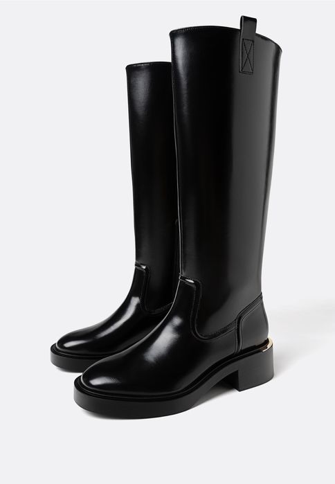 Чобітки Stradivarius