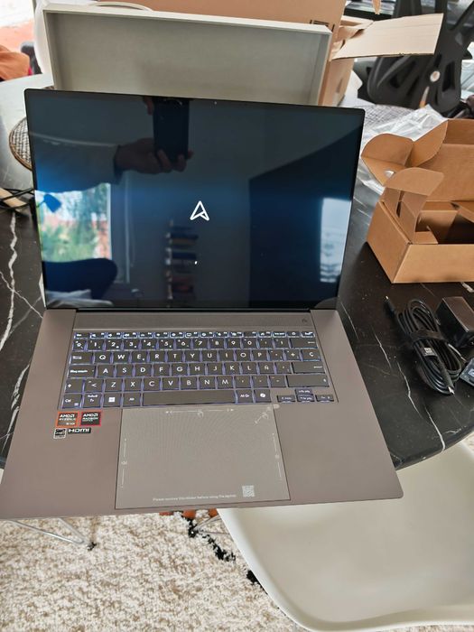 ZENBOOK S 16 OLED AMD AI 9 HX 370 32GB 1TB, Novo + Garantia 2 anos