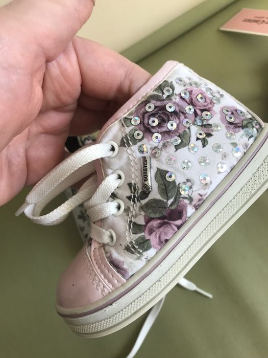 Ботинки на девочку