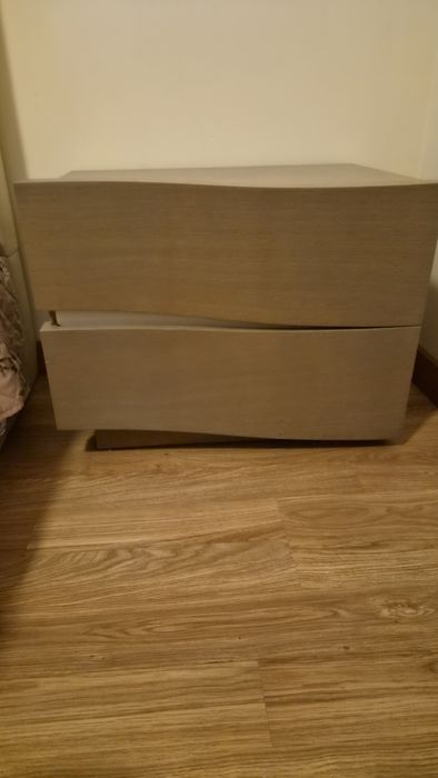 Cama de casal em carvalho cinza + duas mesas de cabeceira Cabeceiras - 400€