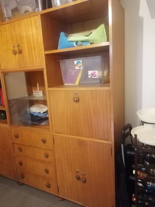 Vende-se movel em madeira maciça
