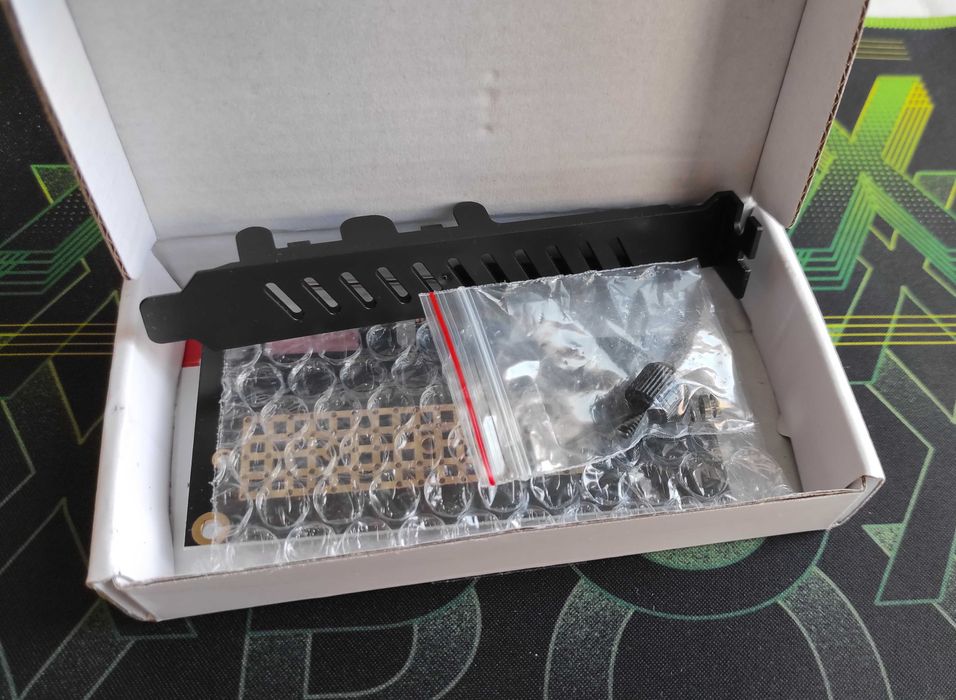 очень качественный брендовый адаптер JEYI M.2 NVMe to PCI-E x1 (PCI-E 4.0 / 3.0)