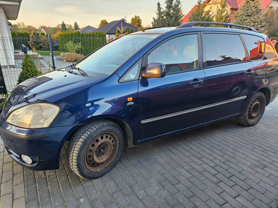 Toyota Avensis Verso