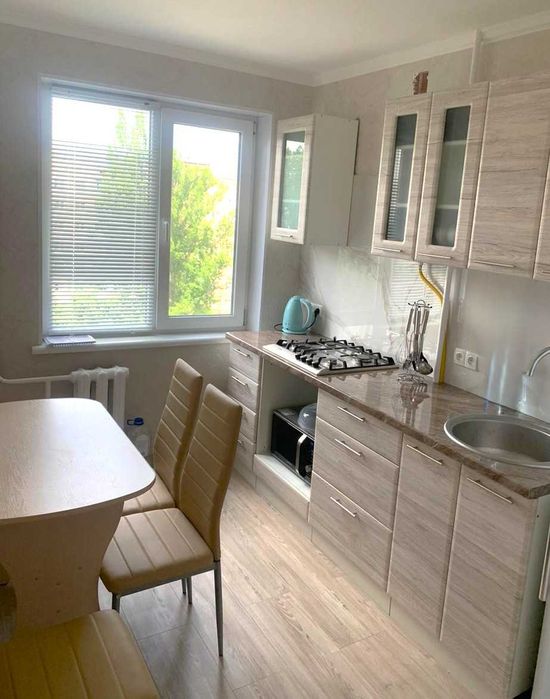 Люкс 3-кімнатна квартира подобово, Кривий Ріг, Зарічний