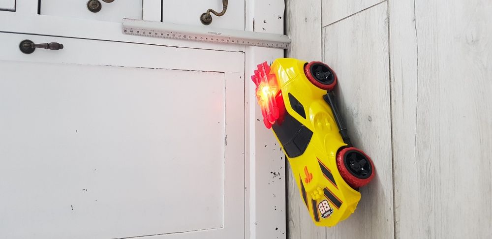 Duże auto Hot Wheels