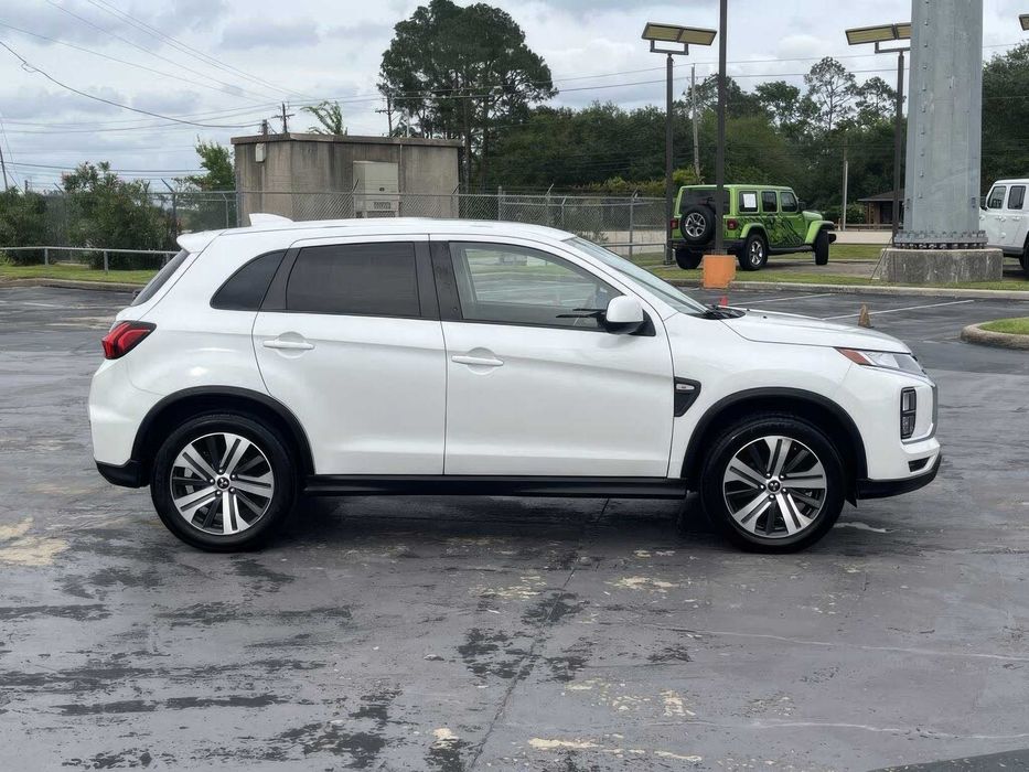 Mitsubishi Outlander      2021