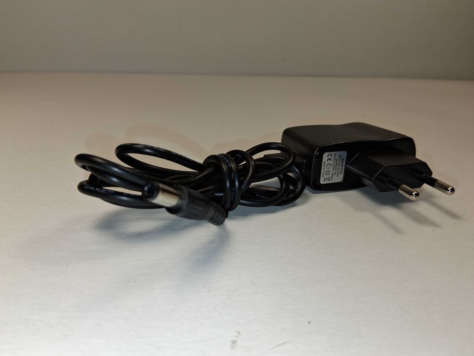 N191 Zasilacz Sieciowy Ładowarka Adapter 5V 1A DC Wtyczka Beczkowa