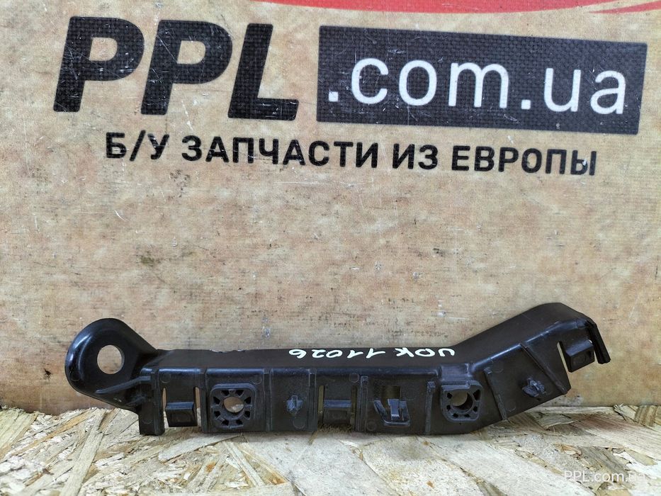 Jaguar E-Pace 17-20 кронштейн переднего бампера правый J9C3-17A870-A