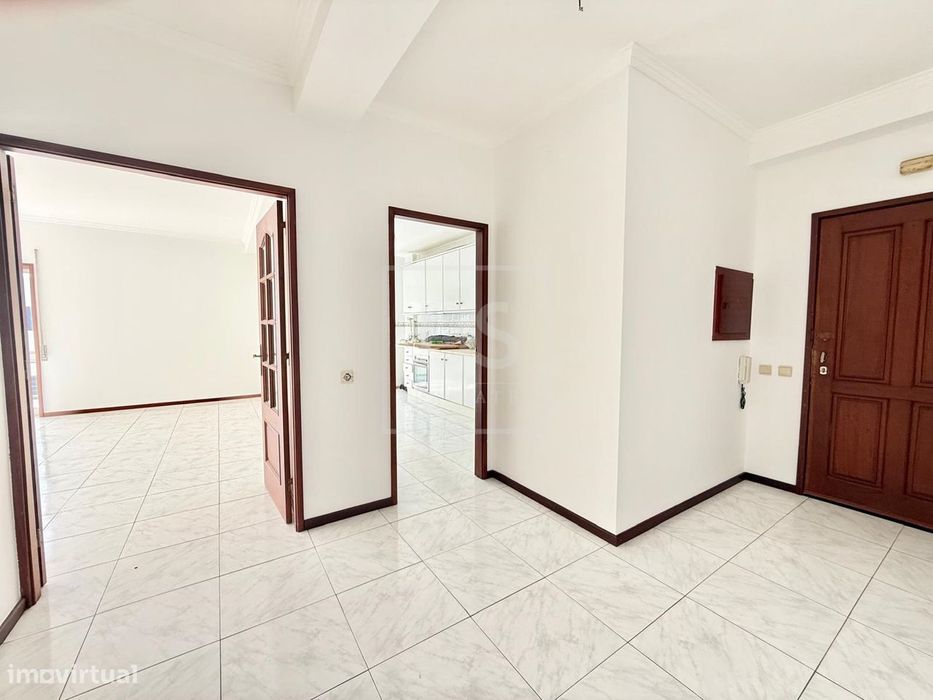 T3 com 154m² | 3 Varandas | Garagem Fechada | A 2 Passos do Metro e do